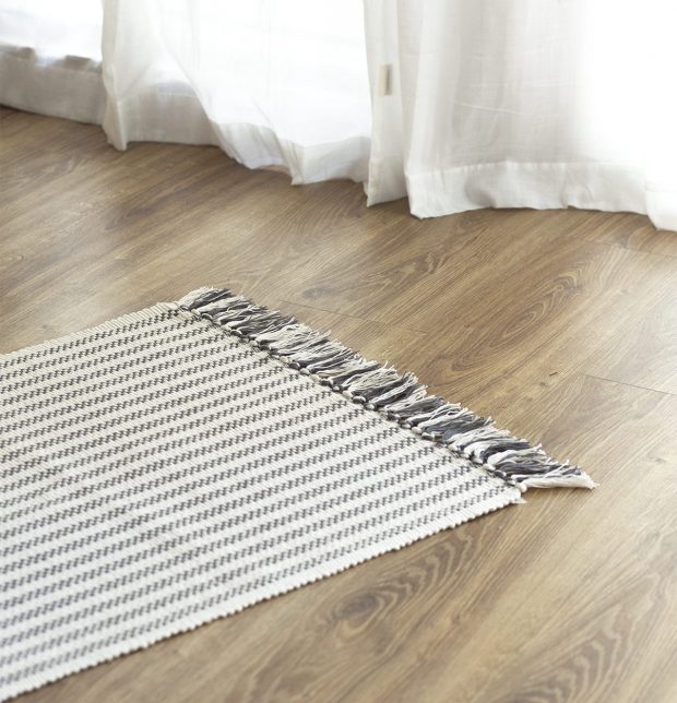 Broad-Stripes-Handwoven-Cotton-Rug-Grey-24-x-48-620x644